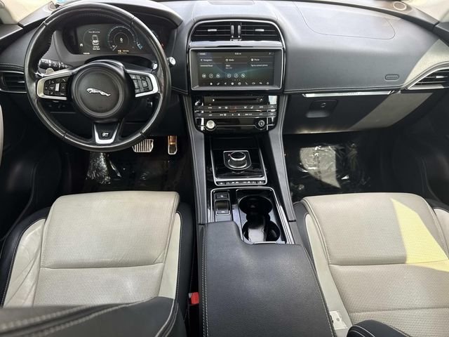 Used 2018 Black Jaguar 35t R-Sport image 16