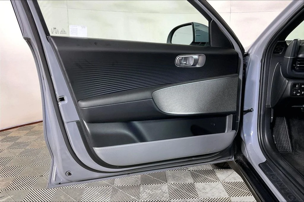 Used 2025 Blue Hyundai SEL image 22