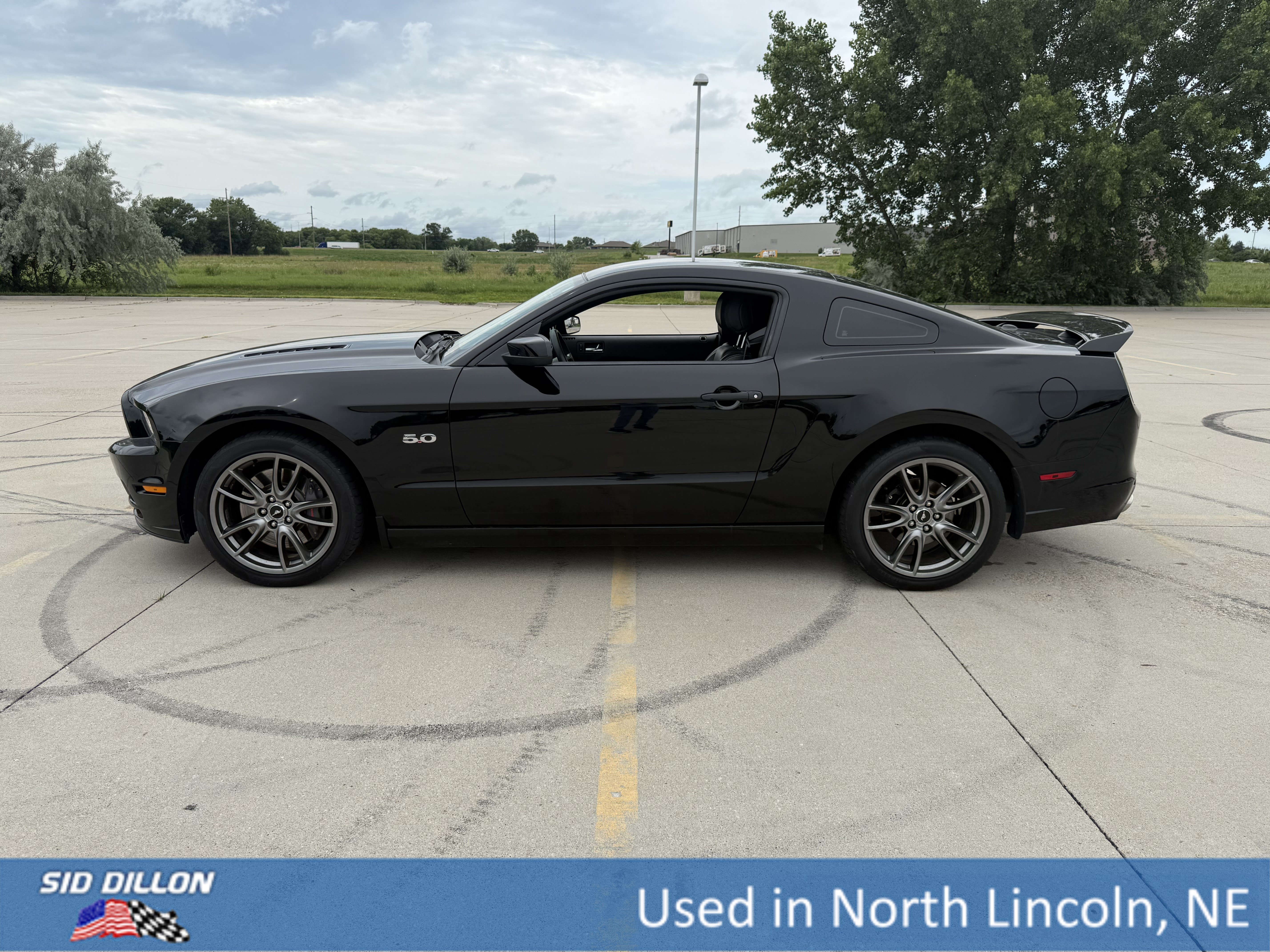 Used 2014 Black Ford GT Premium image 2