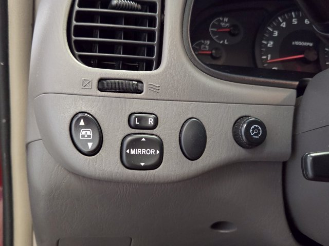 Used 2006  Toyota Limited image 28