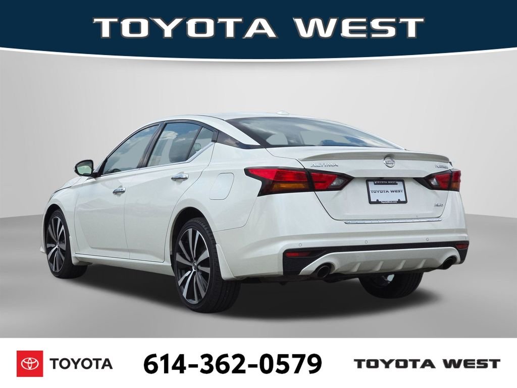 Used 2020 White Nissan 2.5 Platinum image 10
