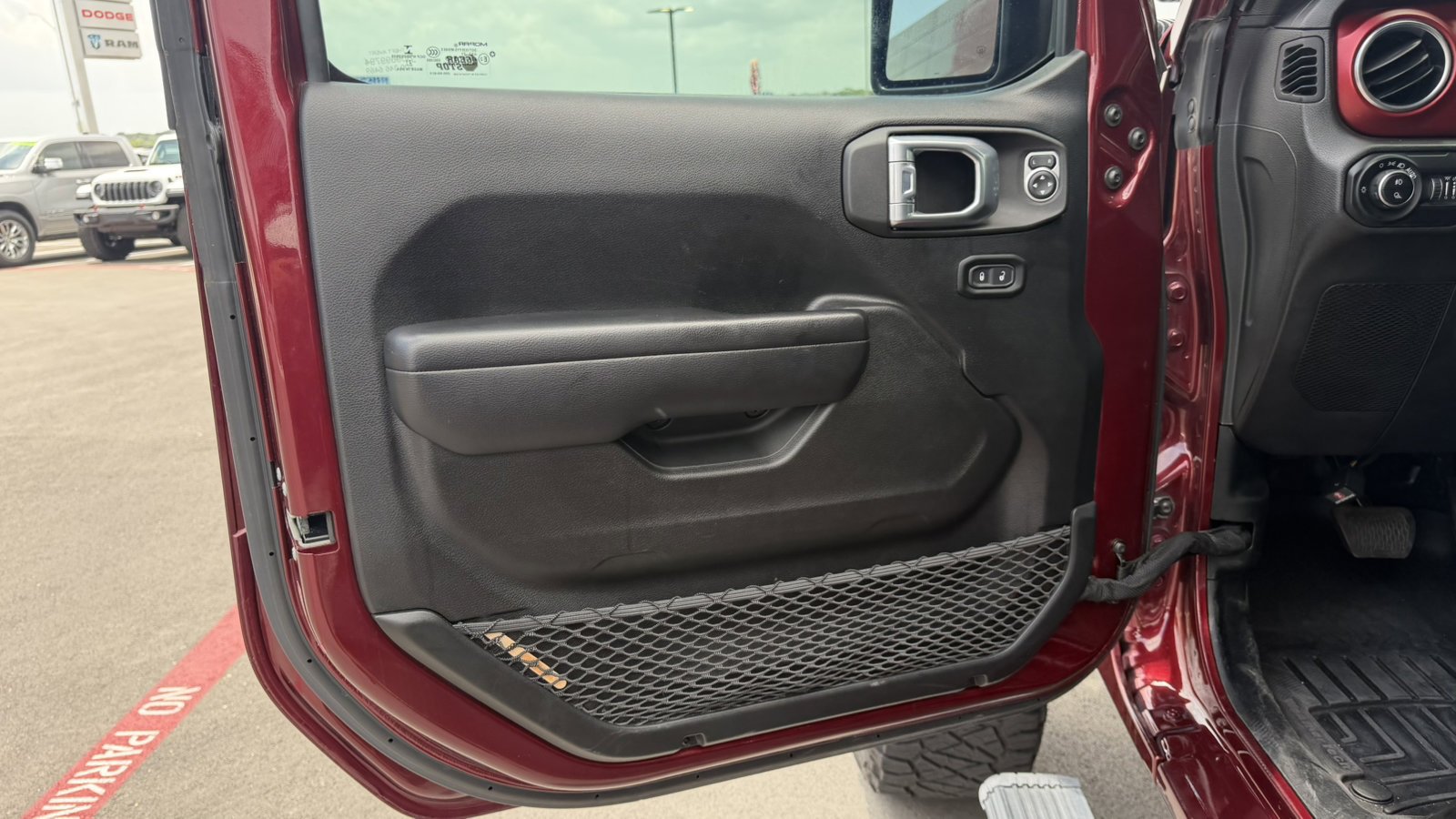 Certified Used 2021 Snazzberry Pearlcoat Jeep Rubicon image 8