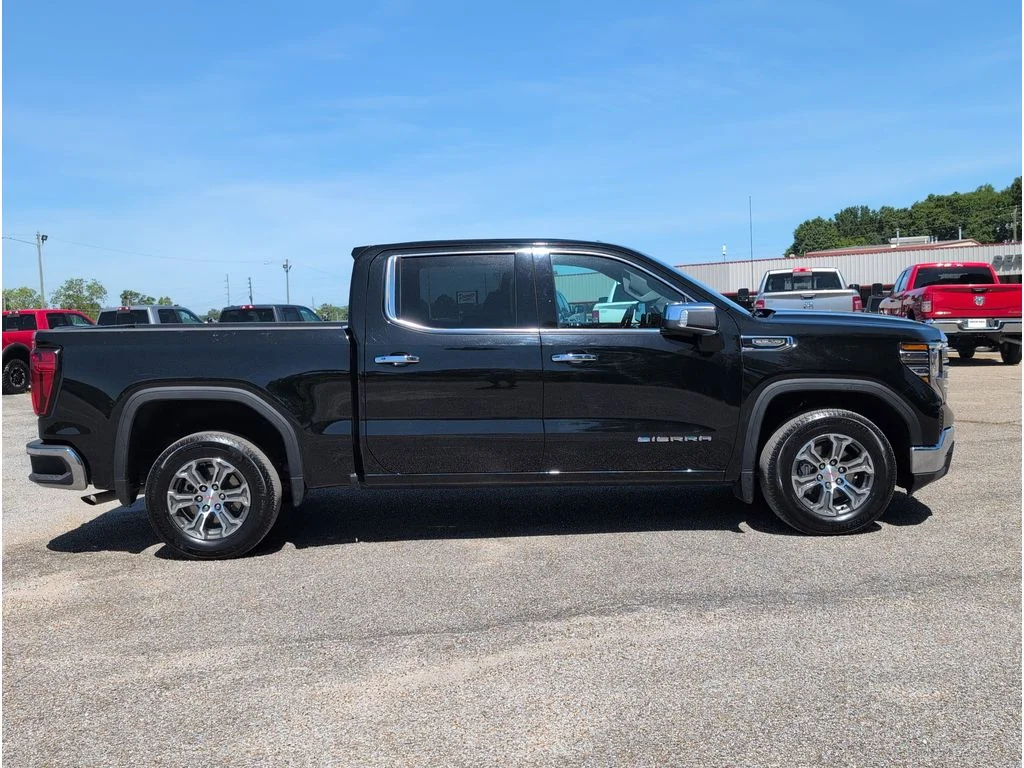 Used 2025 BLACK GMC Crew Cab 147" SLT image 6
