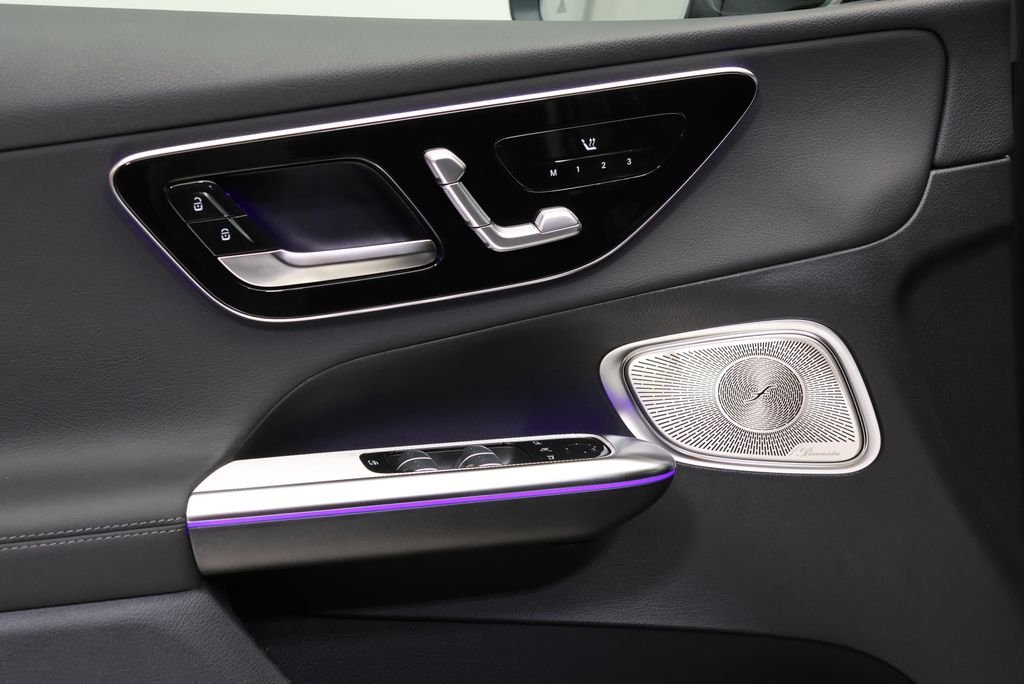 New 2026 Black Mercedes-Benz GLC 300 image 31
