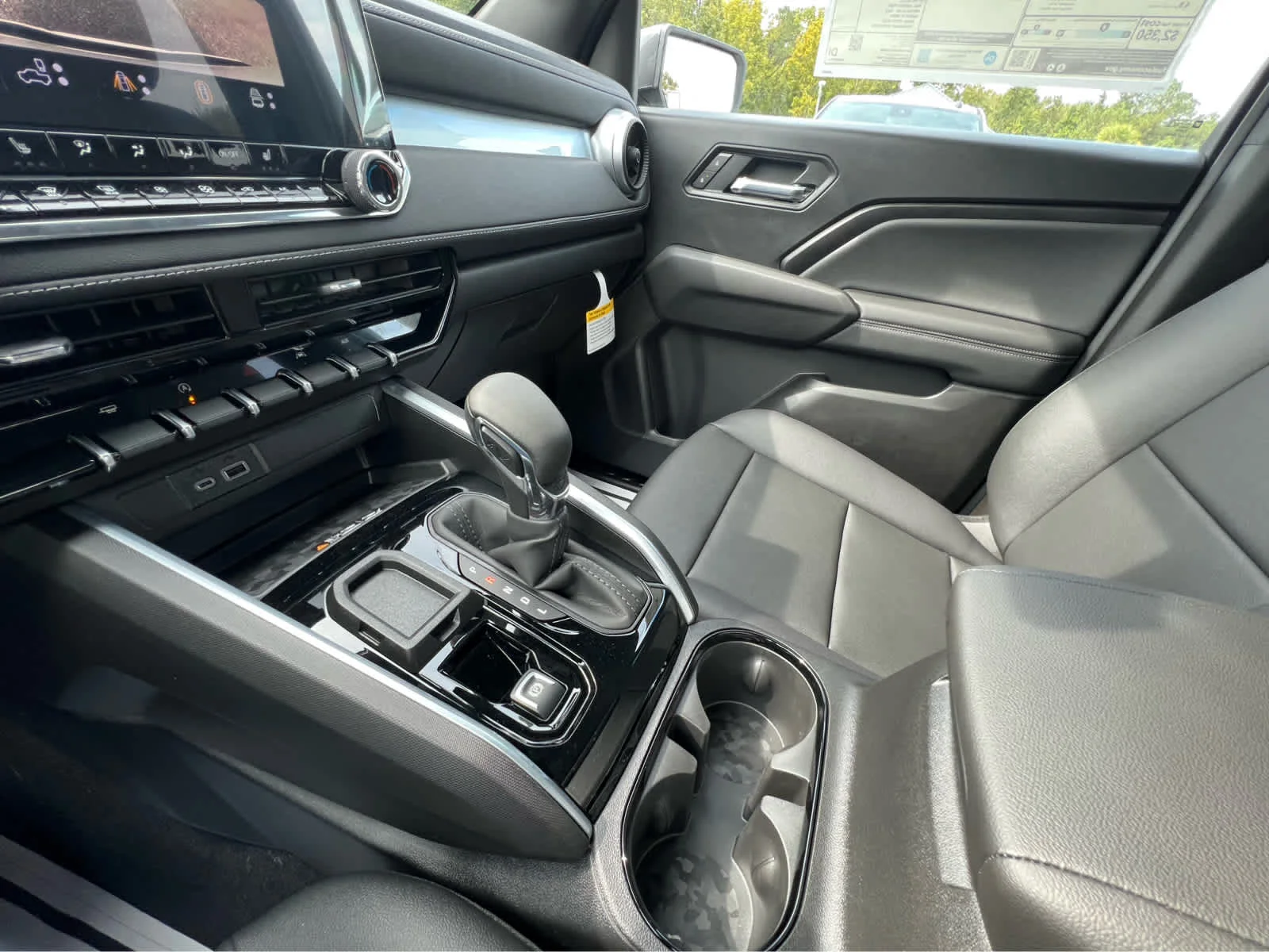 2026 Chevrolet Colorado LT - Photo 16