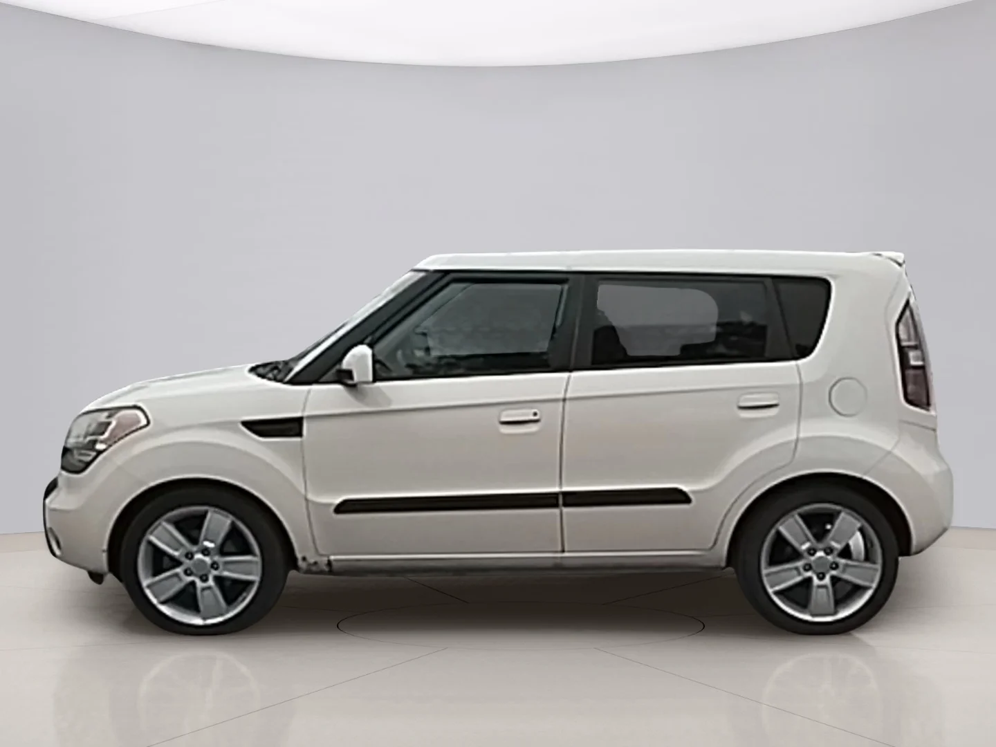 Used 2010 Tan Kia ! WAGON image 2
