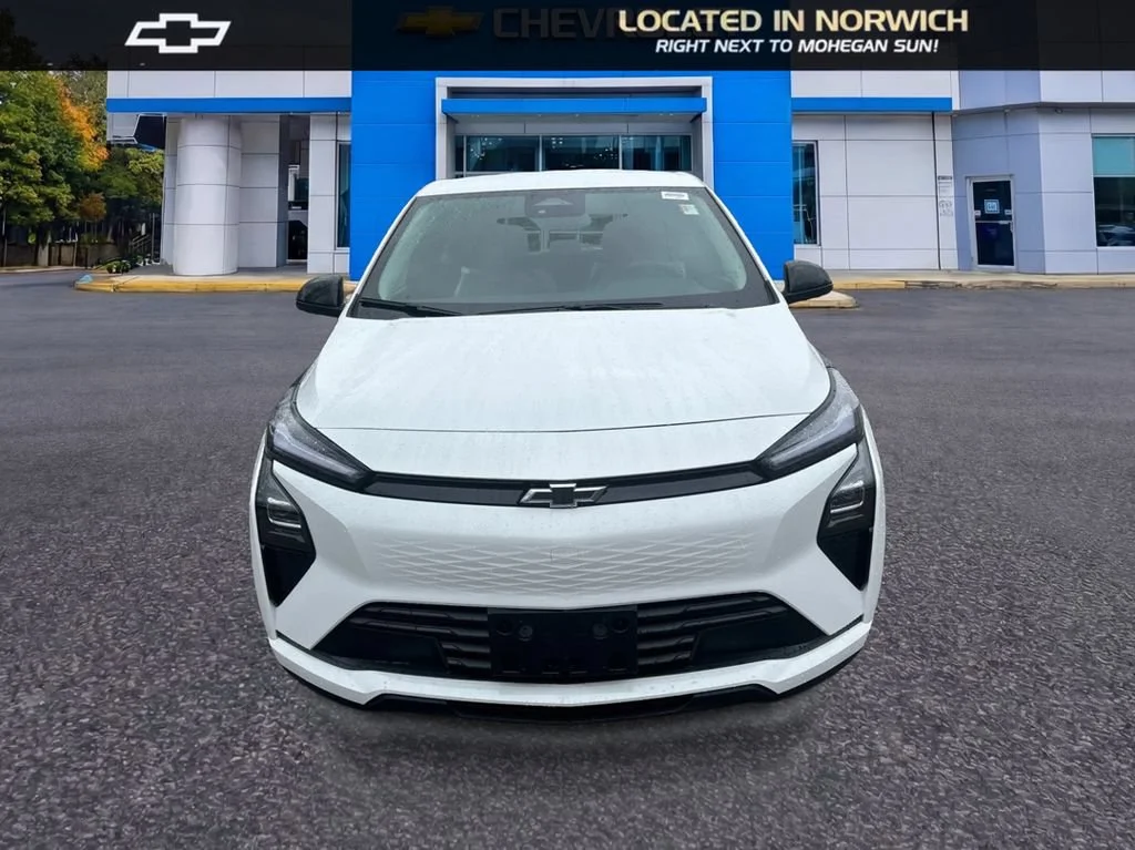 New 2027 Summit White Chevrolet LT image 2