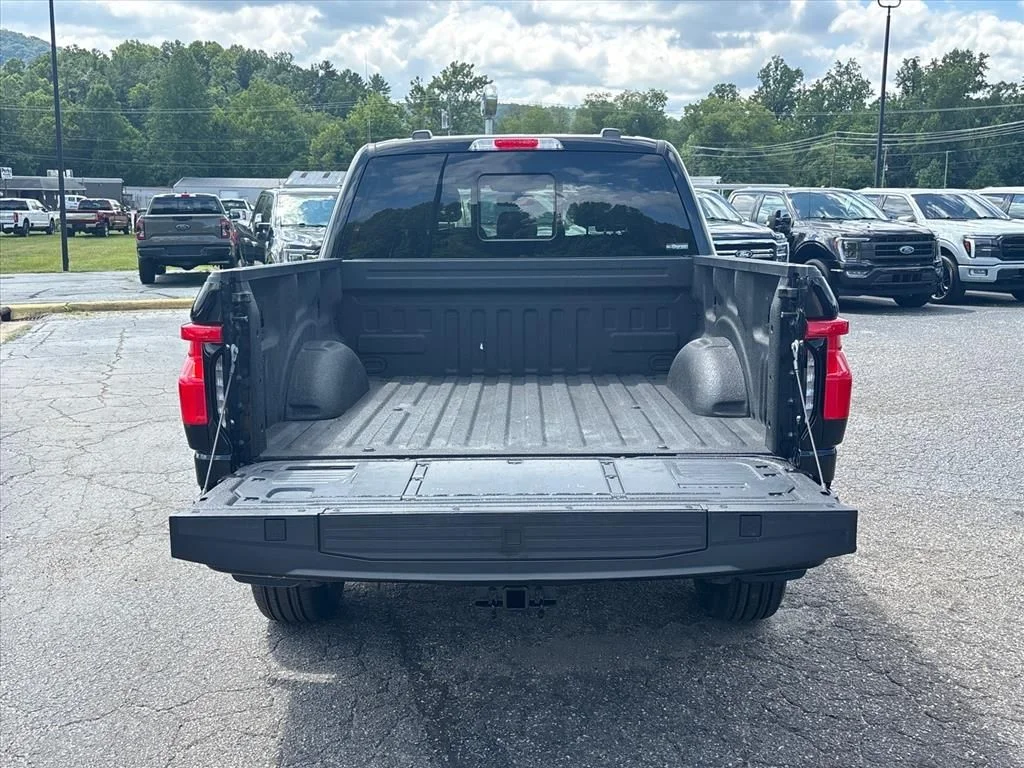 Used 2023 Black Ford Lariat image 7