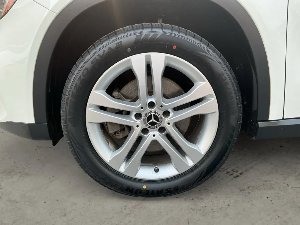 Used 2018 White Mercedes-Benz GLA 250 image 9