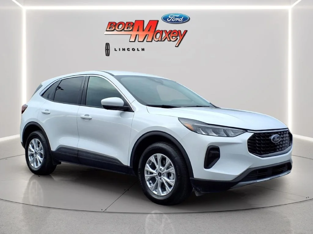 Used 2023 White Ford Active image 3