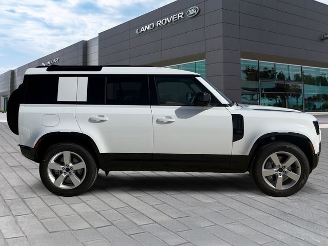 New 2026 Fuji White Land Rover X-Dynamic SE image 6