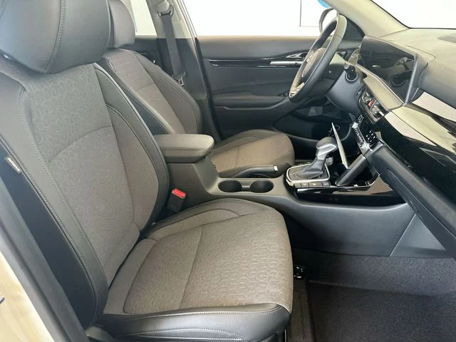 New 2026 Snow White Pearl Kia S image 27