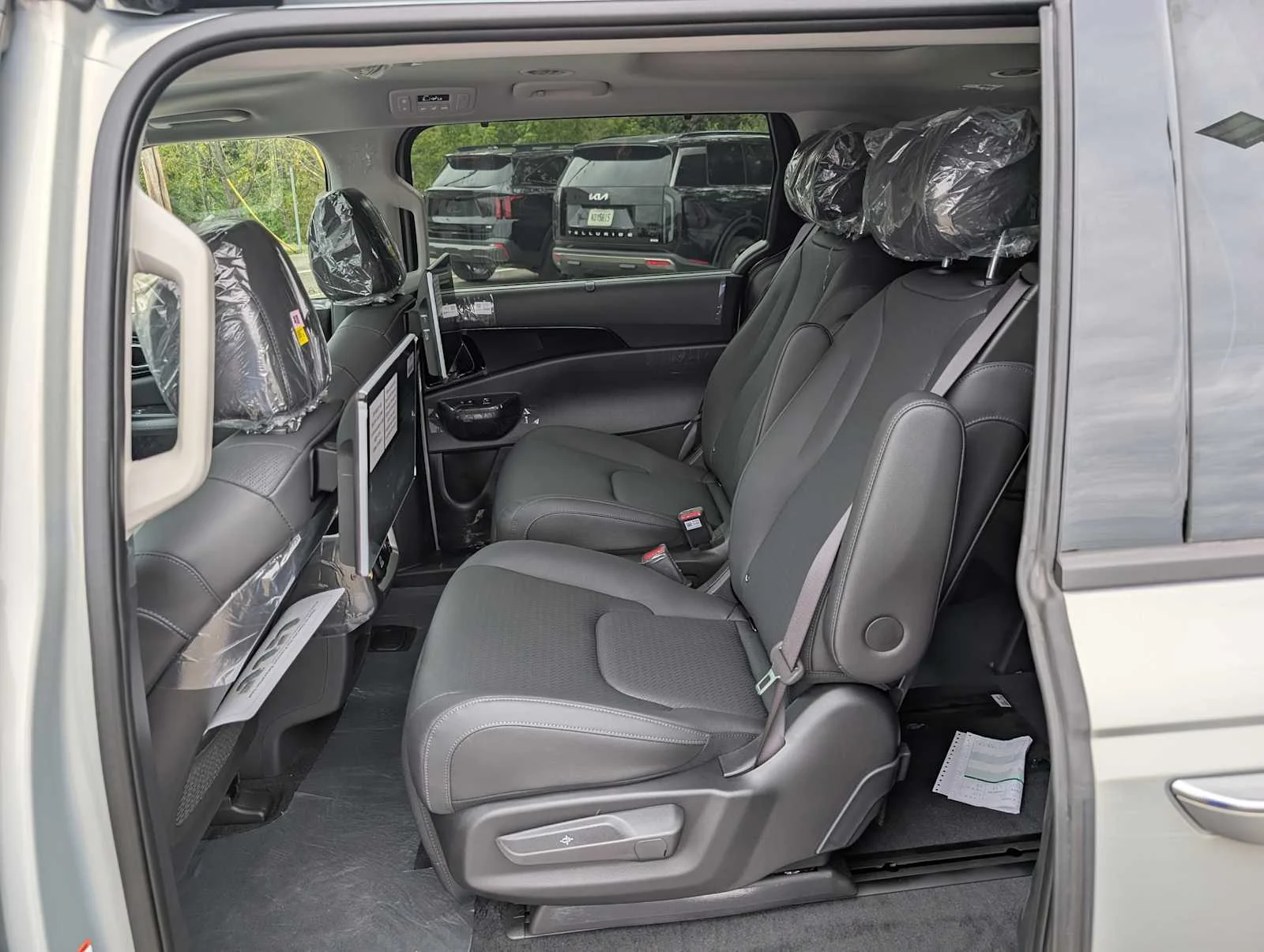 New 2027 Ivory Silver Kia SX Prestige image 20