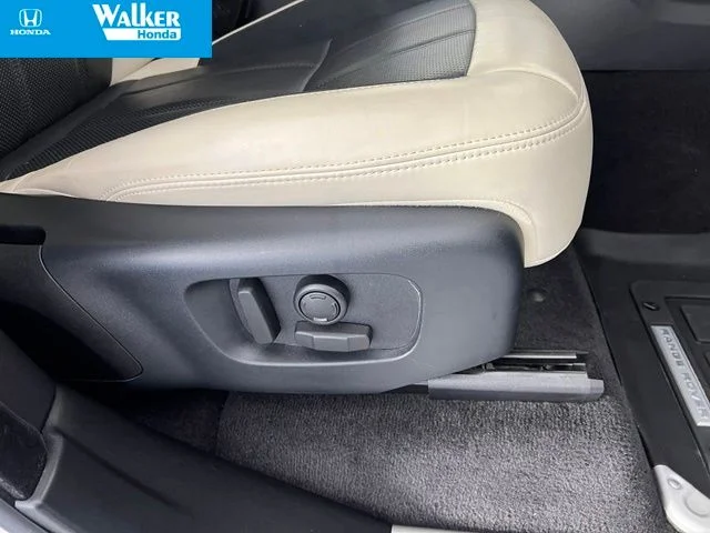 Used 2020 White Land Rover HST image 46