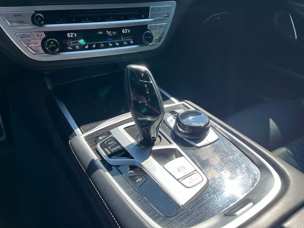 Used 2019 Black Sapphire Metallic BMW 750i xDrive image 40