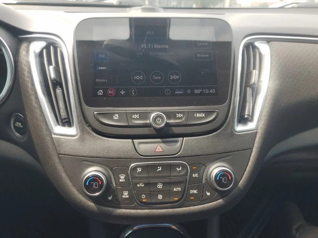Used 2019 White Chevrolet LT image 20