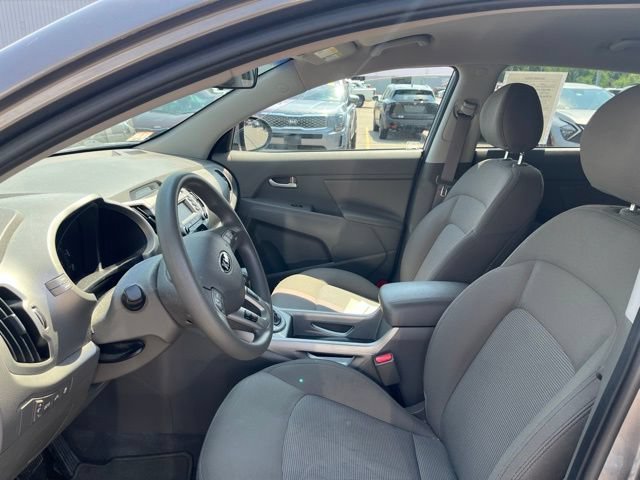 Used 2016 Mineral Silver Kia LX image 12
