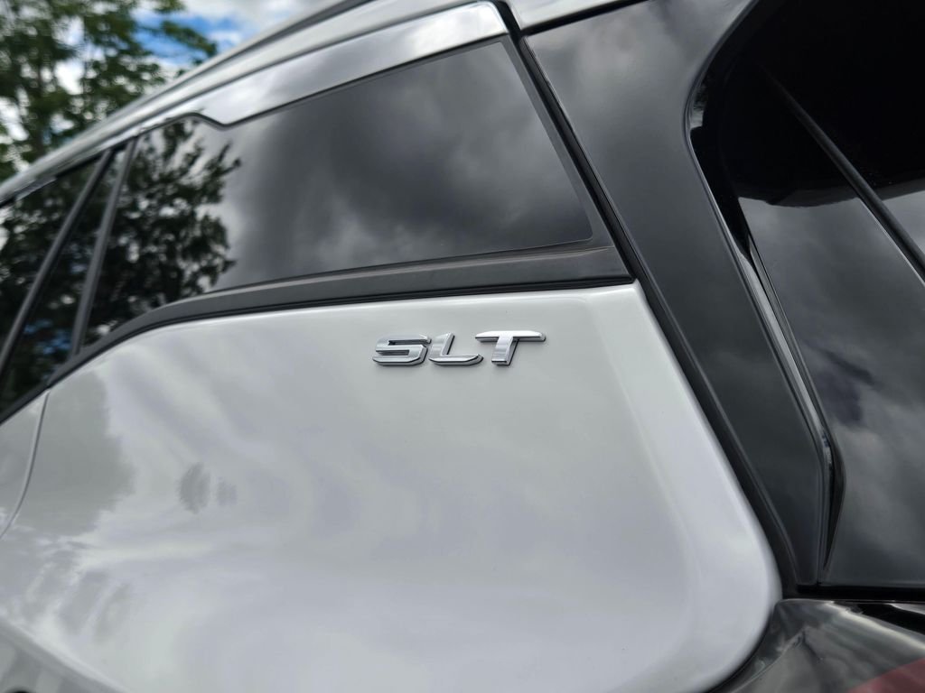 Used 2024 Summit White GMC SLT image 15
