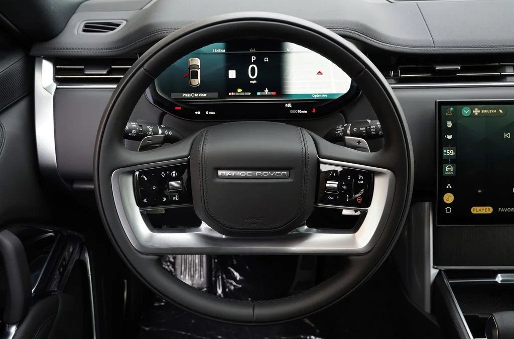 New 2026 British Racing Green Satin Land Rover SE image 16