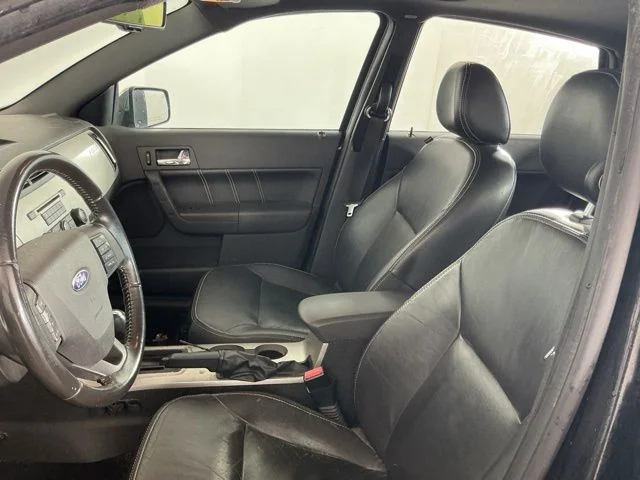 Used 2010  Ford SEL image 10