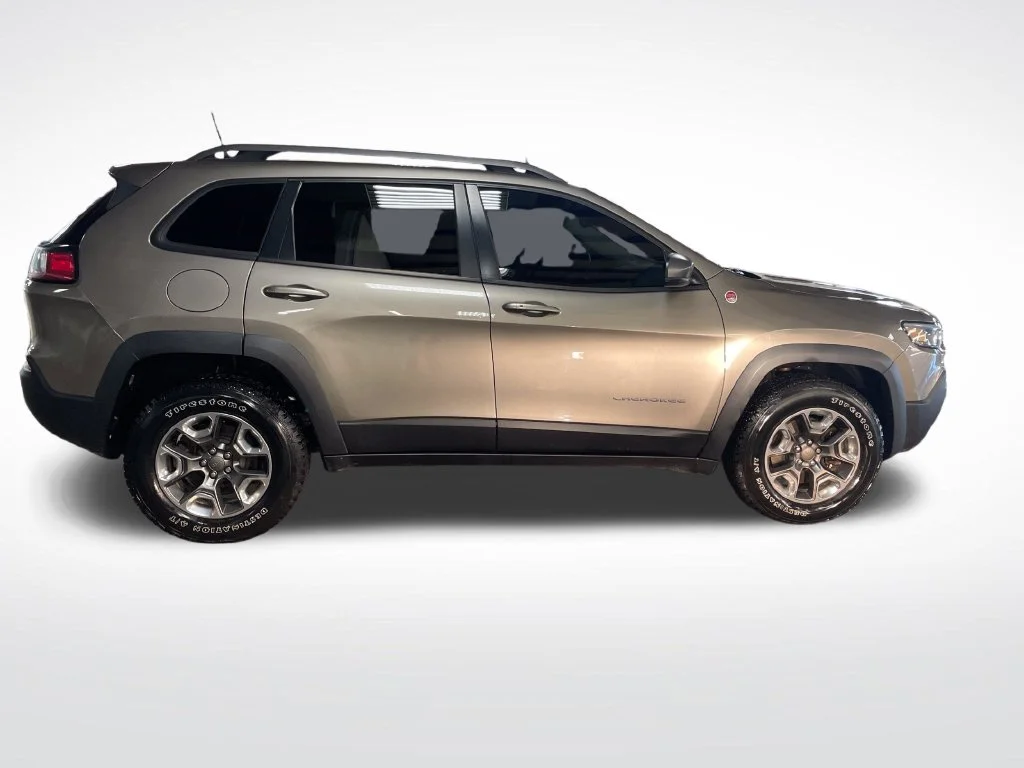 Used 2019 Beige Jeep Trailhawk image 7