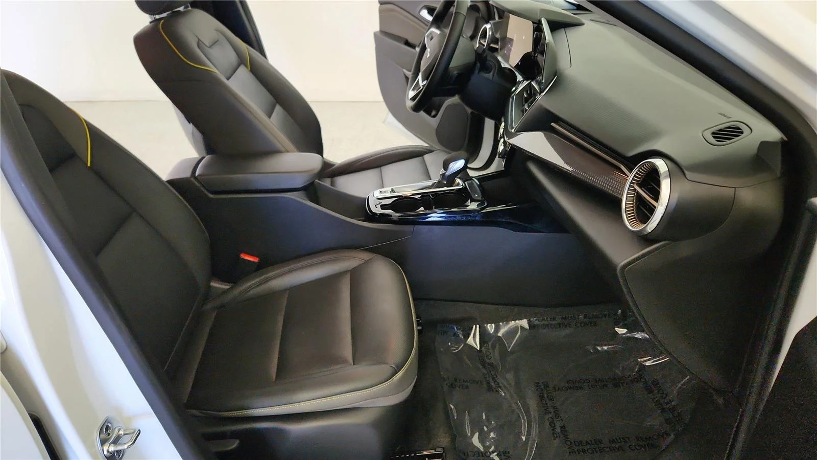 Used 2025 Summit White Chevrolet ACTIV image 36