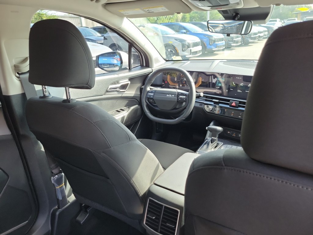 New 2027 Glacial White Pearl Kia LX image 13