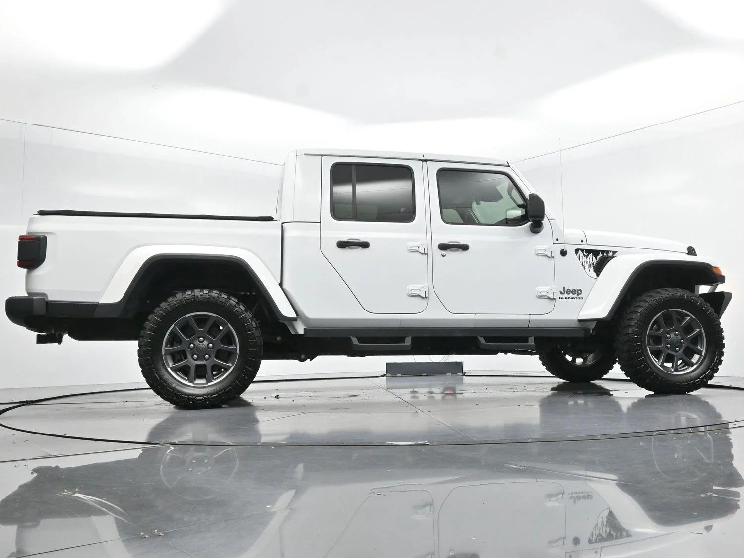 Used 2020 Bright White Clearcoat Jeep Overland image 47
