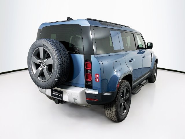Used 2025 Blue Land Rover S image 5
