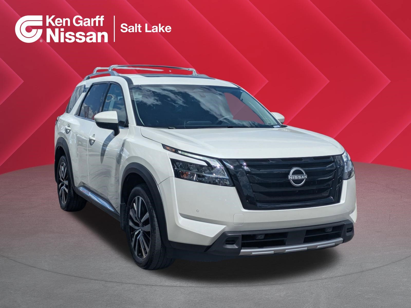 2024 Nissan Pathfinder Platinum 4WD's photo