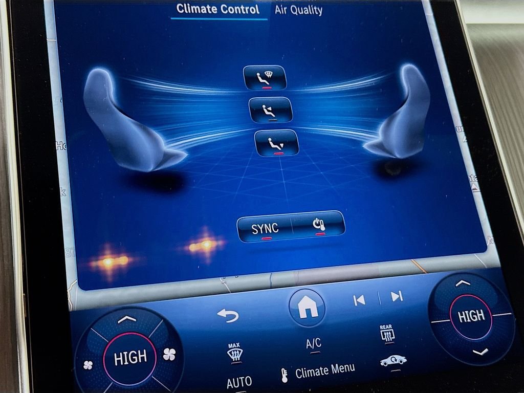 2025 Mercedes-Benz GLC Base - Photo 17