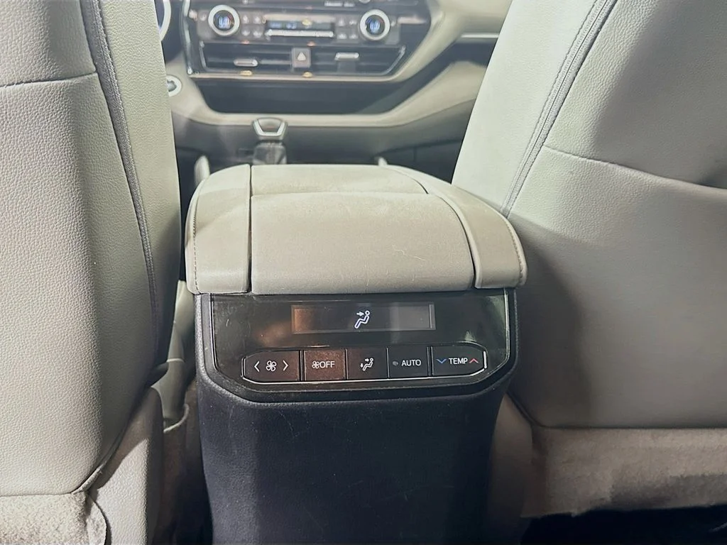 Used 2020 Celestial Silver Metallic Toyota XLE image 31