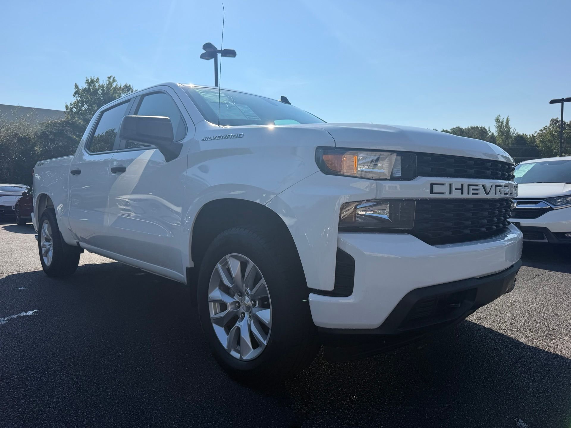 Used 2019 White Chevrolet Custom image 19
