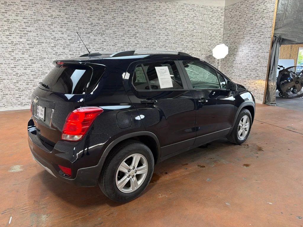 Used 2022 Blue Chevrolet LT image 7