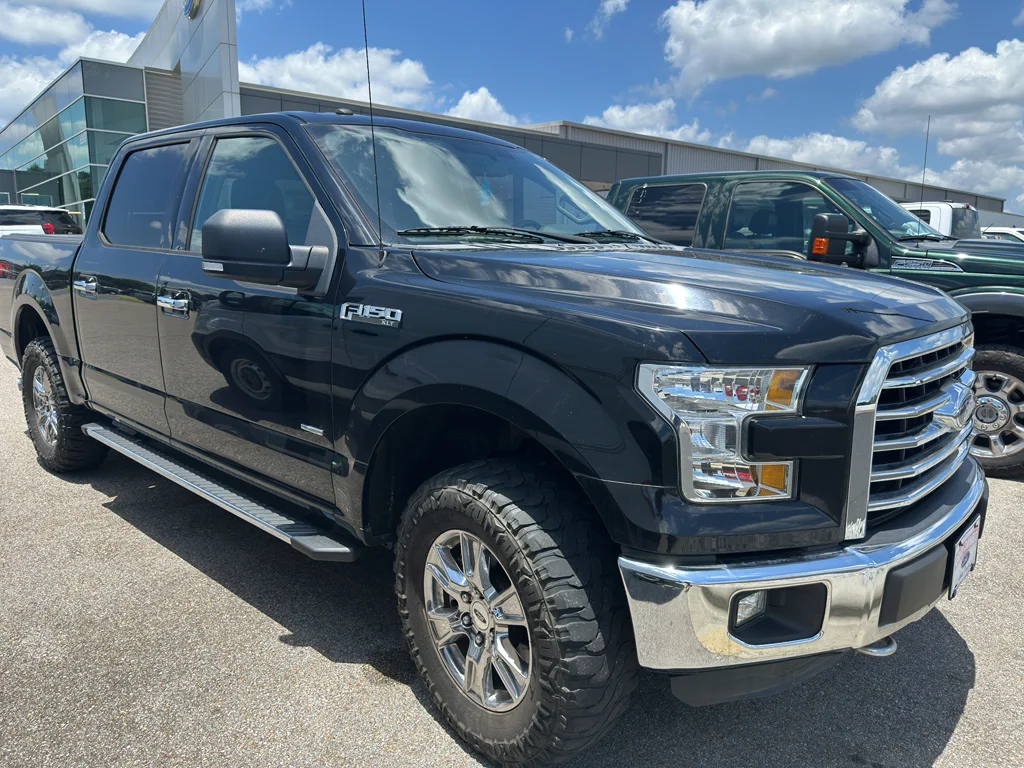 Used 2016 Shadow Black Ford XLT image 3