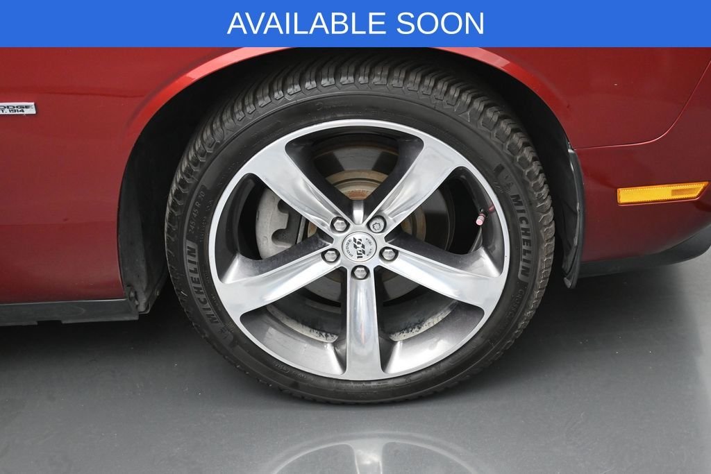 Used 2014 Red Dodge SXT image 32