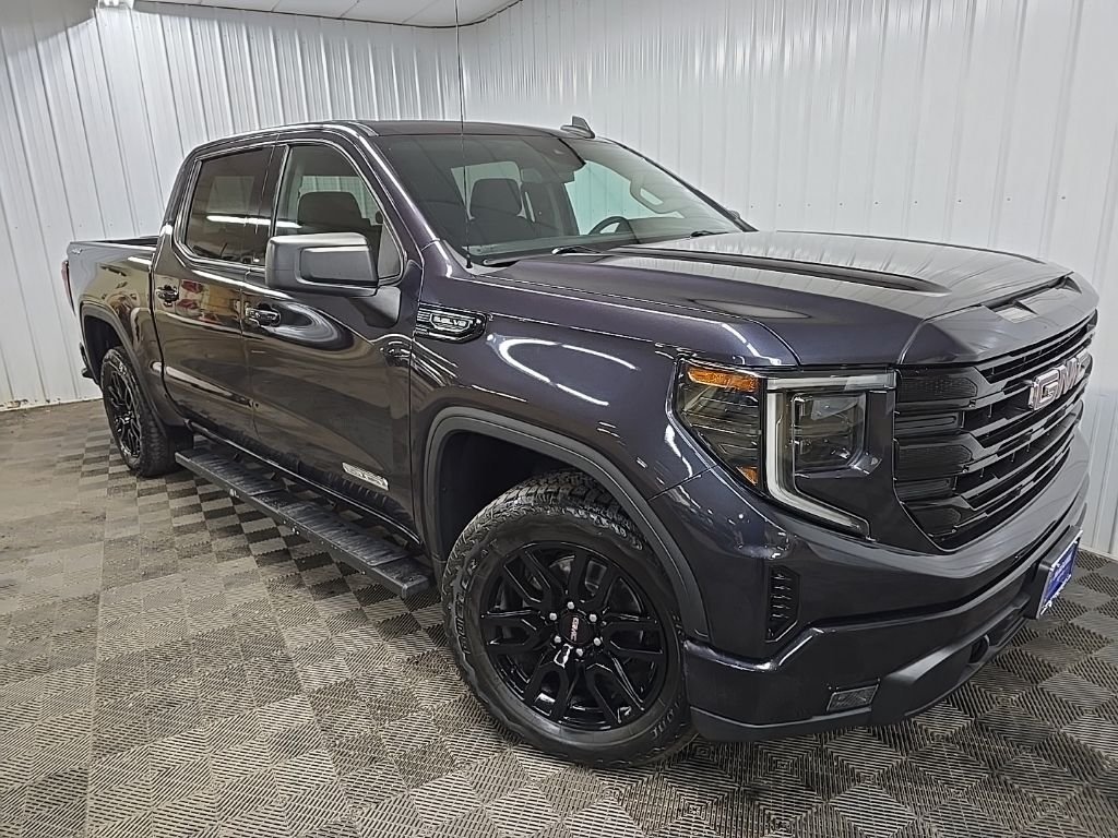 Used 2022 Silver GMC Elevation image 7