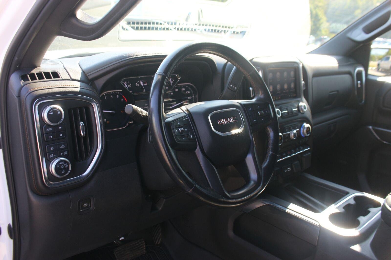 Used 2019 SUMMIT WHITE GMC AT4 image 17