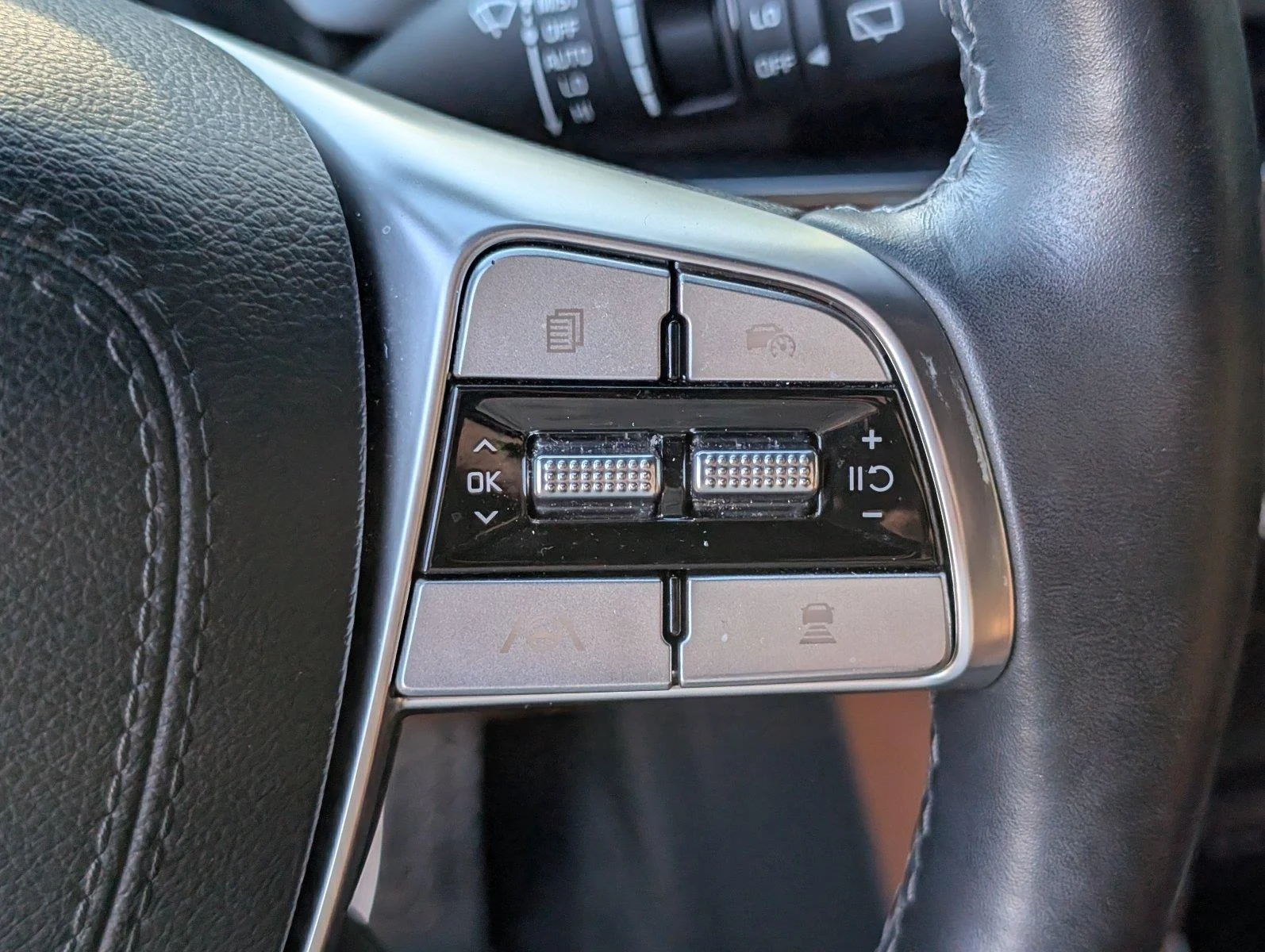Used 2025 Glacial White Pearl Kia SX-Prestige X-Line image 29