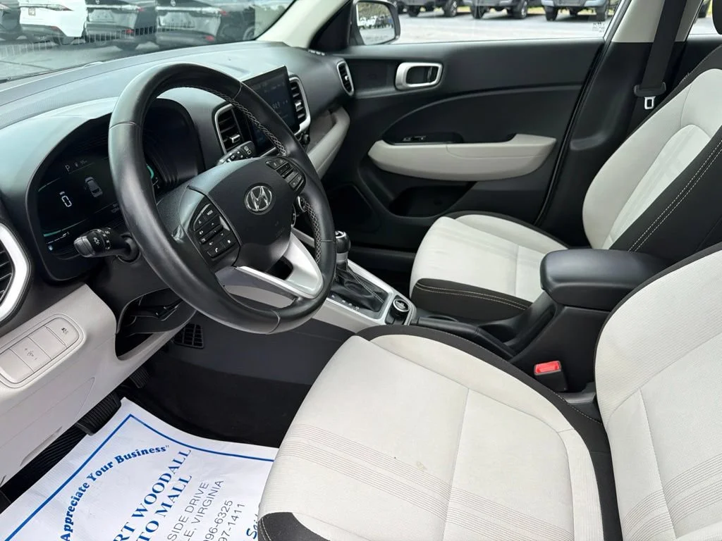 Used 2023 Stellar Silver Hyundai SEL image 15