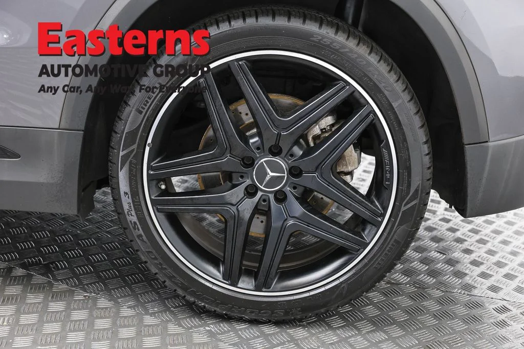 Used 2023 Gray Mercedes-Benz GLA 35 AMG® image 34
