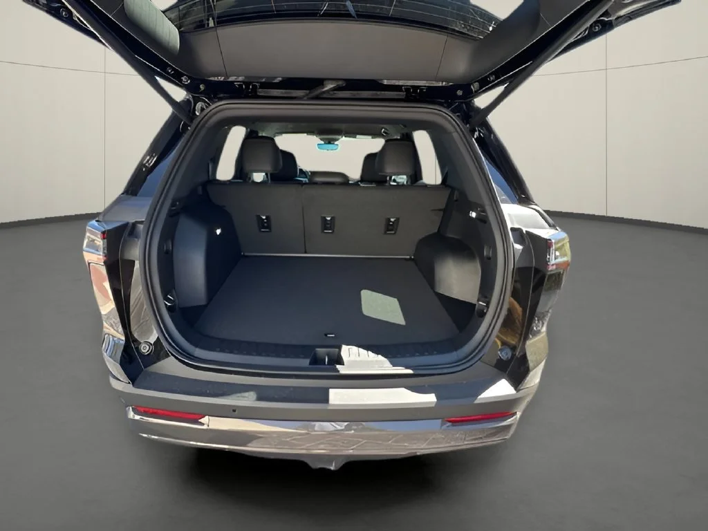 New 2027 Mosaic Black Metallic Chevrolet ACTIV image 27