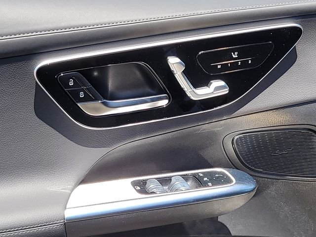 New 2026 Black Mercedes-Benz GLC 300 image 17