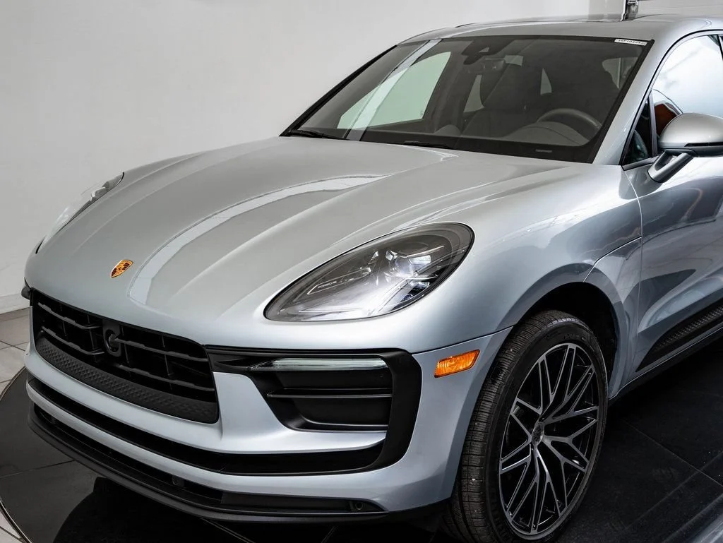 Used 2025 Dolomite Silver Metallic Porsche  image 16