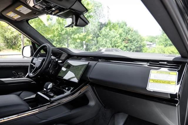 New 2026  Land Rover Dynamic SE image 15