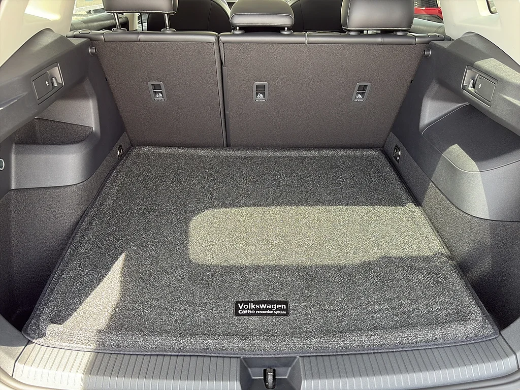 New 2026 Platinum Gray Metallic Volkswagen SE FWD image 19