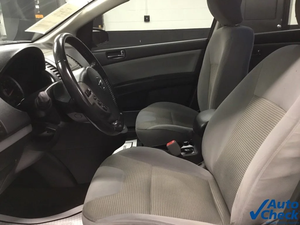 Used 2012 Black Nissan 2.0 SR image 23