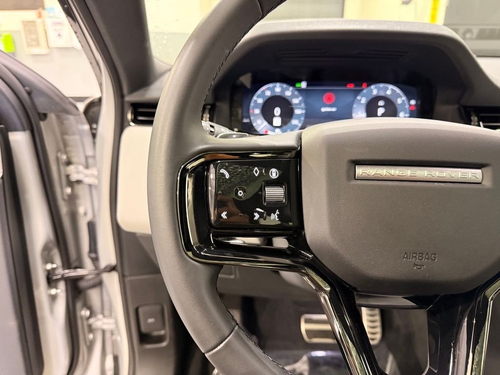 Used 2026 Silver Land Rover  image 13