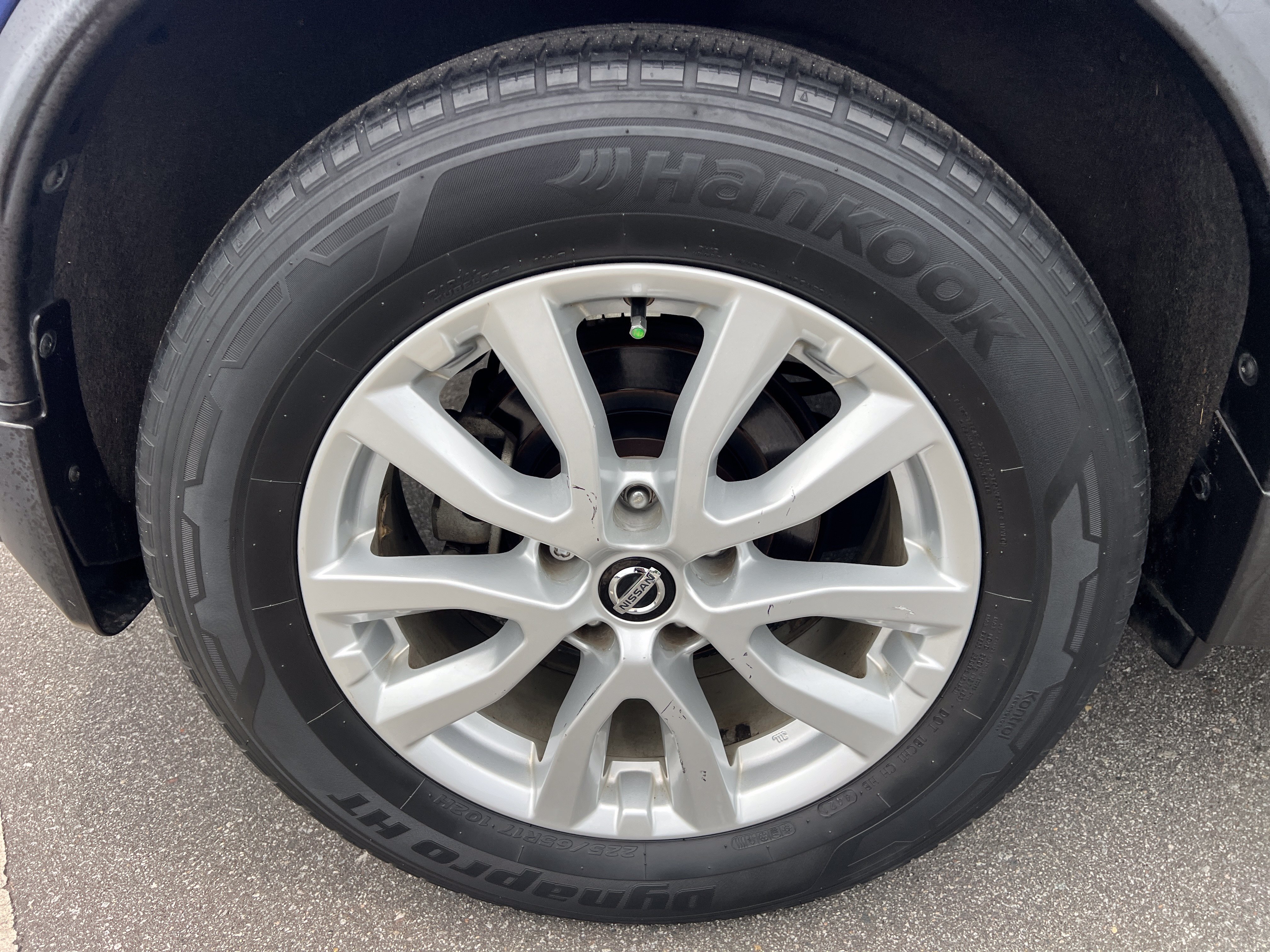 Used 2019 Caspian Blue Metallic Nissan SV image 11