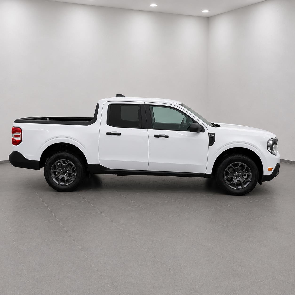 Used 2026 WHITE FORD XLT image 5